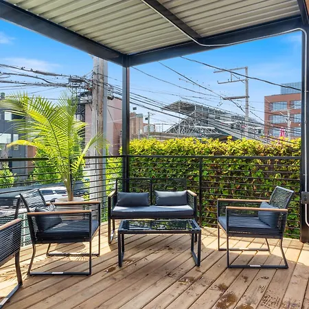 Wrigleyville Suites Chicago Exterior photo