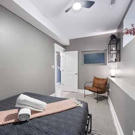 Wrigleyville Suites Chicago Exterior photo